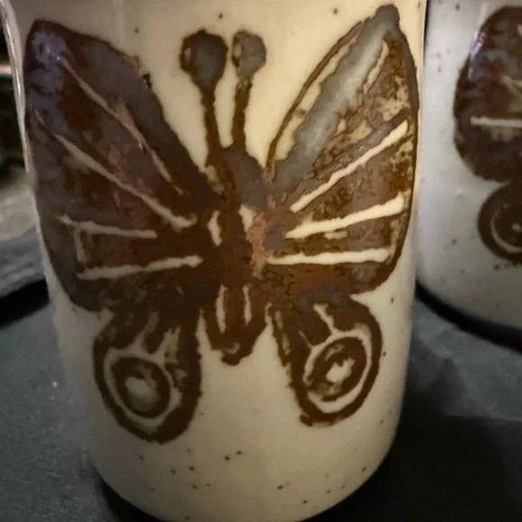 Handcrafted Ceramic Mugs with Butterfly and Floral Design - Picture 5 of 7